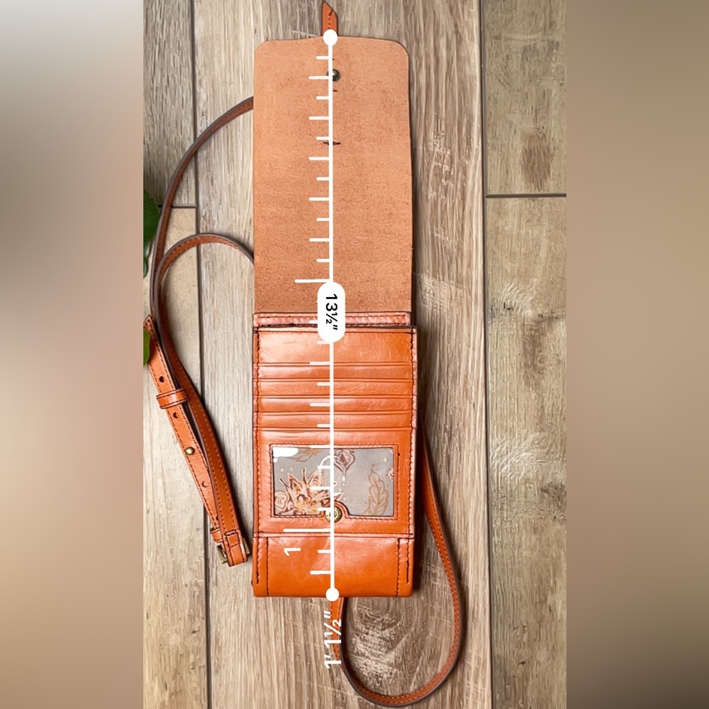 Hobo International Token Wallet Crossbody, Clay - Picture 3 of 10
